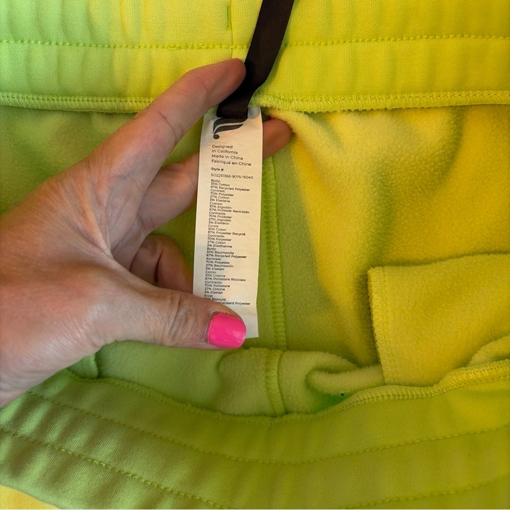 Fabletics Men’s Sz L The Go To Short in Green Vivid Lime - Picture 4 of 6